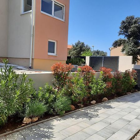 Atena Zaton Apartment Нин Екстериор снимка