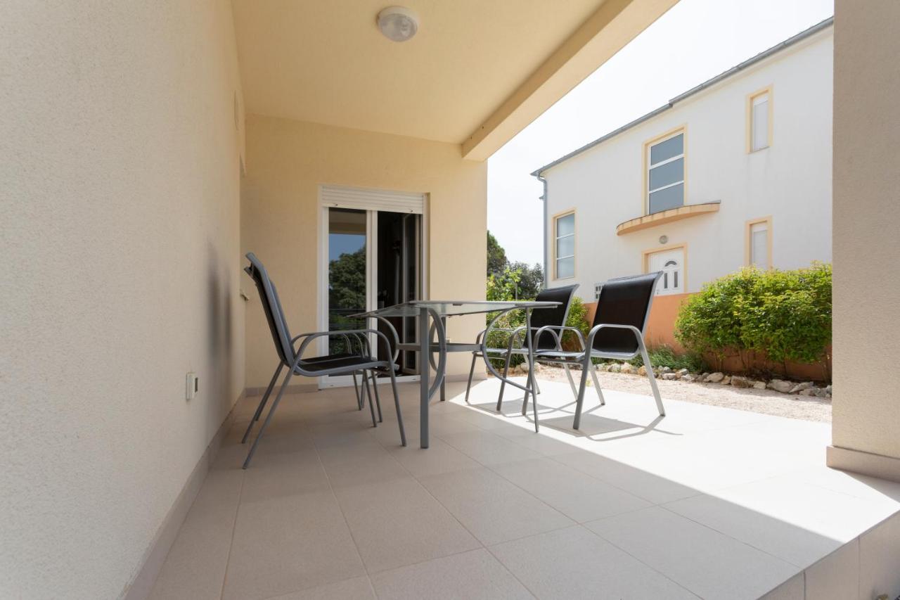 Atena Zaton Apartment Нин Екстериор снимка