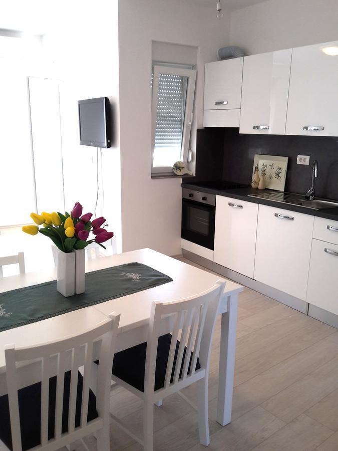 Atena Zaton Apartment Нин Екстериор снимка