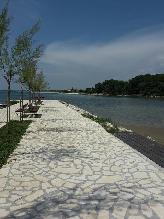 Atena Zaton Apartment Нин Екстериор снимка