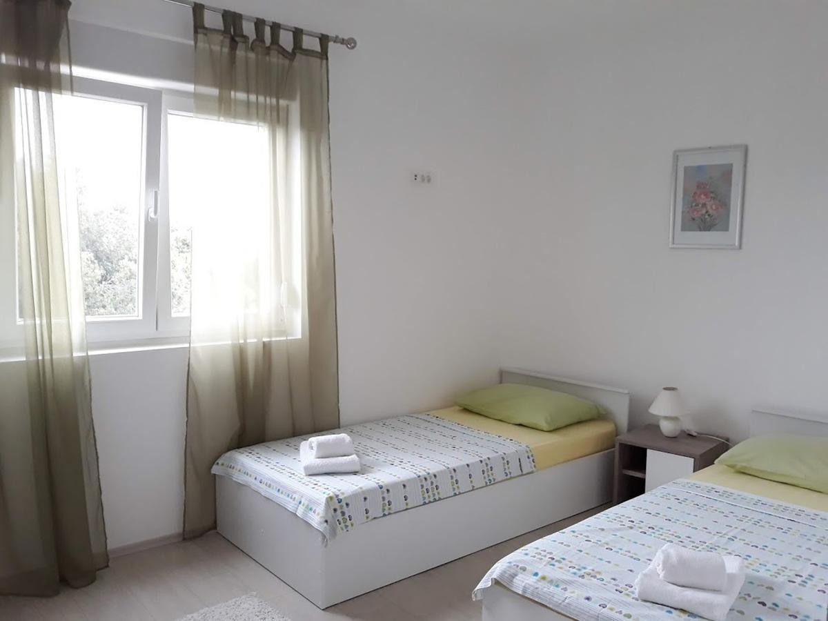 Atena Zaton Apartment Нин Екстериор снимка