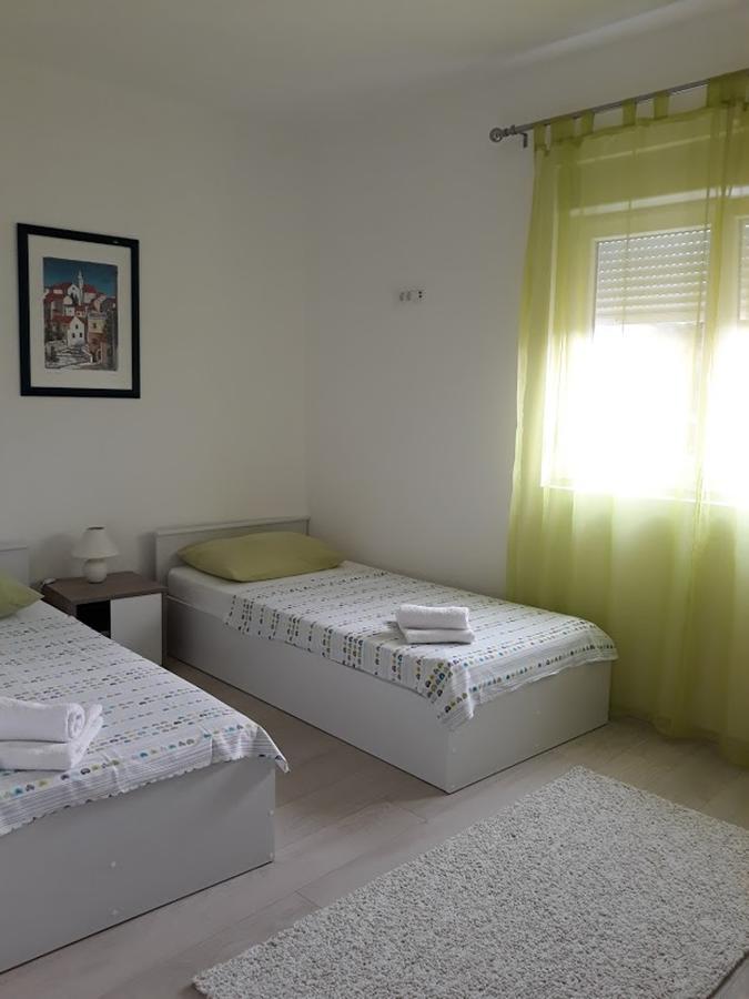 Atena Zaton Apartment Нин Екстериор снимка
